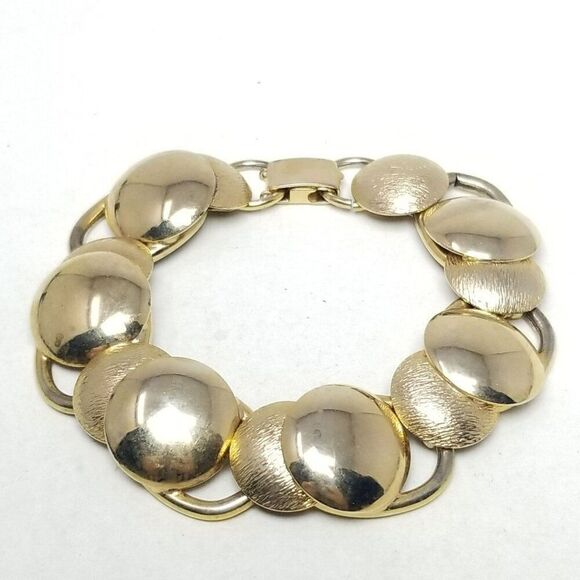 Vintage Round Dome Link Panel Chain Bracelet, Gold Tone Wide Bangle, Estate - Picture 5 of 5